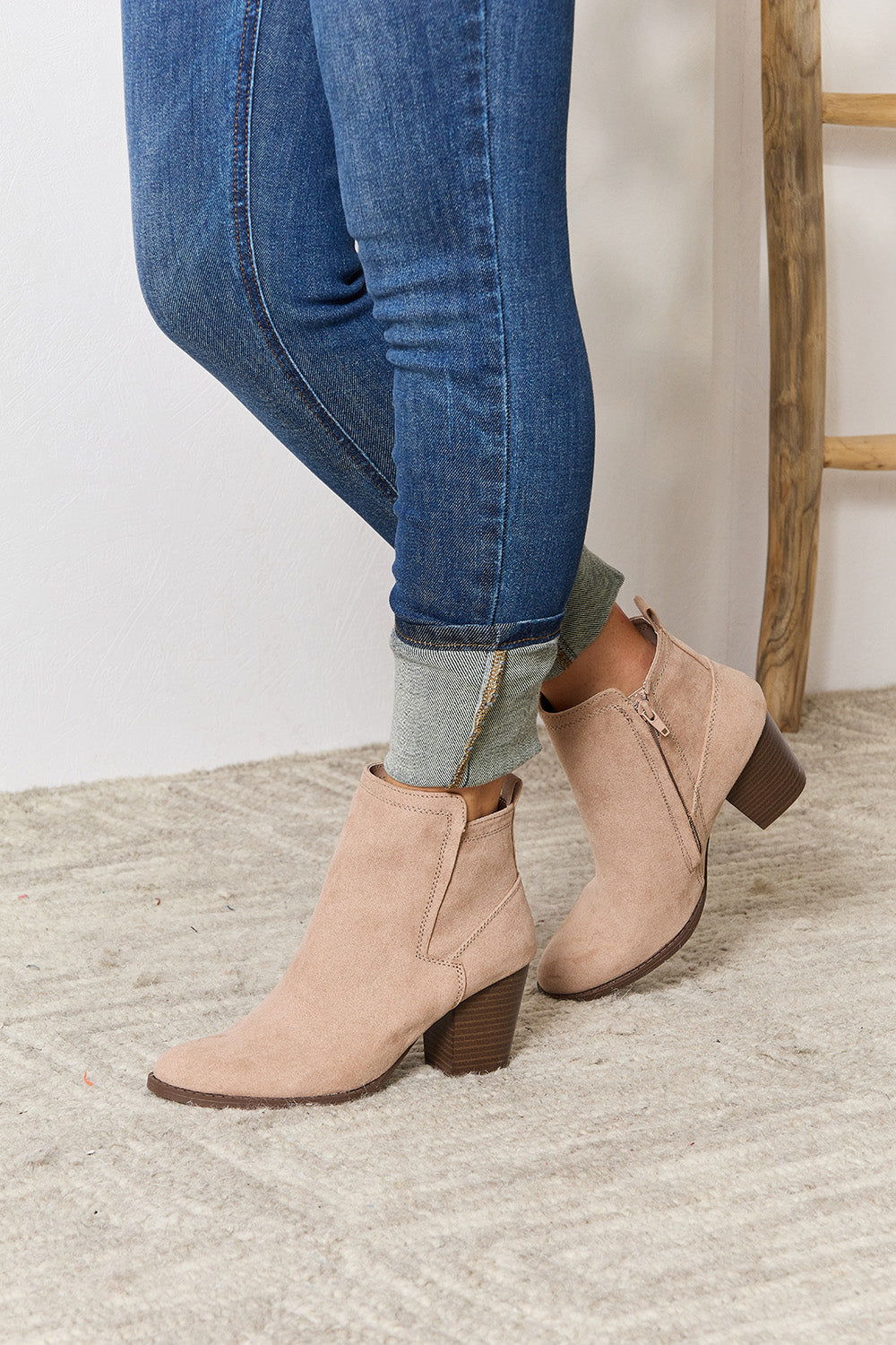 East Lion Corp Block Heel Point Toe Ankle Boots