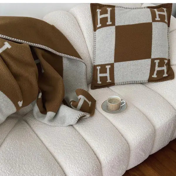 Luxury H Blanket & Pillows