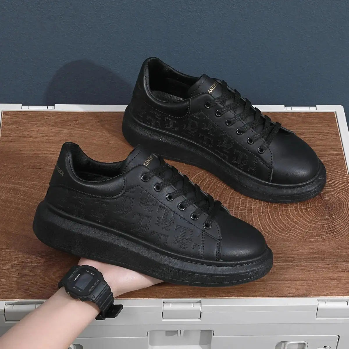 Men Lace-up Thick Sole Casual Sneakers