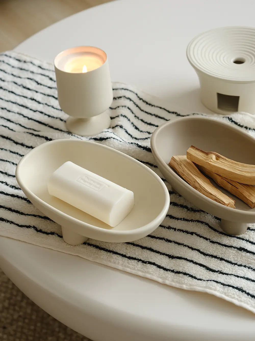 Three-Legs Ceramic Soap Dish