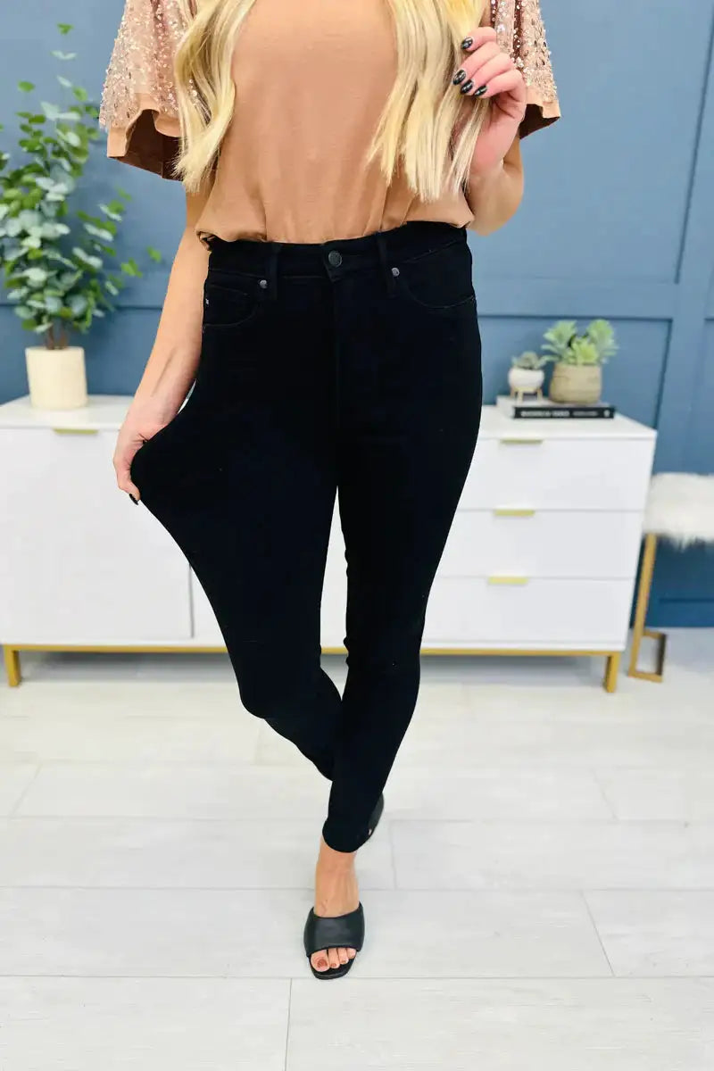 jeans  curve hugger jeans  curves jeans  curve jeans  jeans for curvy  best jeans for curvy  high waisted curvy jeans  high-waisted jeans for curvy